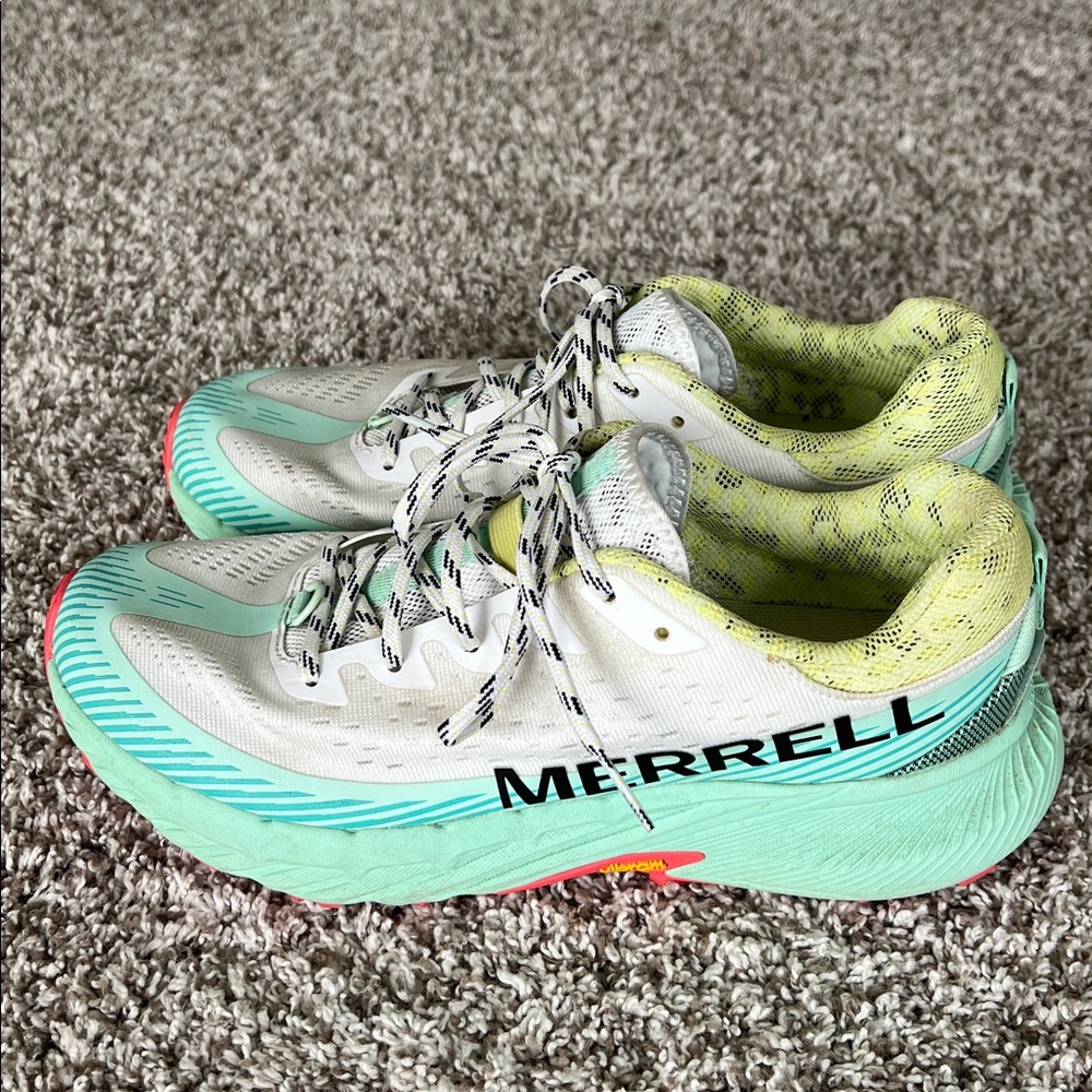 Merrell Women's Agility Peak 5 Sneakers Shoes in White/Celadon - Picture 5 of 10